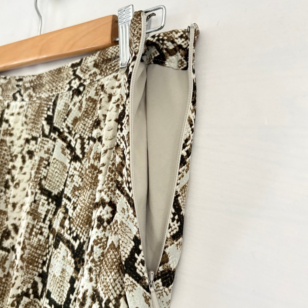Banana Republic Snakeskin Pleated Midi Skirt Brown Animal Print Size 8 Lined - Picture 8 of 10
